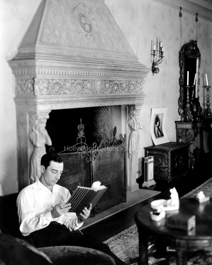 Buster Keaton Estate 1928 1004 Hartford Way wm.jpg